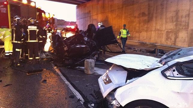 Muere un hombre tras caer su coche de un puente de la M-50