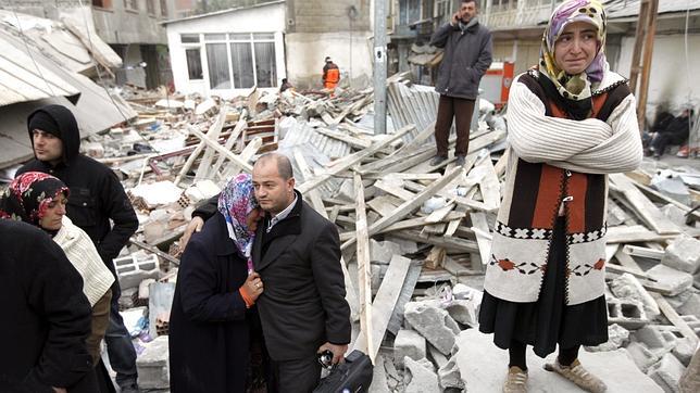 Un grupo de bomberos españoles, retenidos en Turquía sin acceso a la zona del terremoto