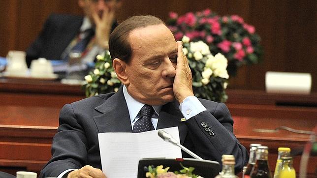 Un ministro de Berlusconi reconoce que el Gobierno italiano está al borde del abismo