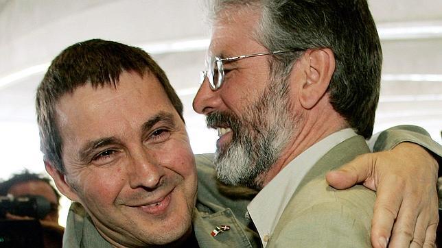 Gerry Adams cree que Otegi tiene que participar en el proceso de paz