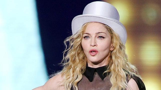 El hermano de Madonna arremete contra la artista: «Es una fulana»