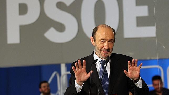 Rubalcaba: «Es más fácil que el Madrid gane al Barça que remontar a Rajoy»