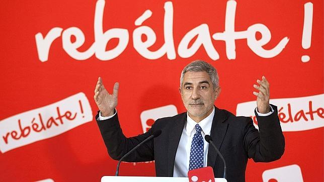 Llamazares compara a Rajoy y Rubalcaba con los policías de Tintín