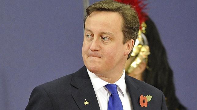 Cameron critica a la FIFA por la «guerra de las amapolas»