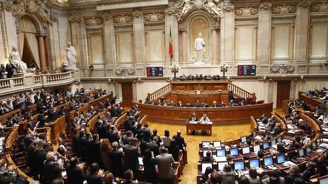 El drástico presupuesto de Portugal pasa su primera votación en el Parlamento