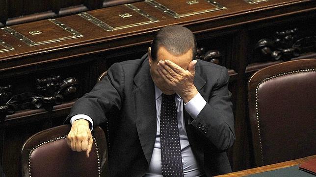 Berlusconi trata de poner a salvo sus intereses