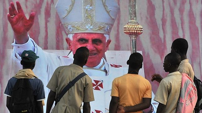 Benedicto XVI vuelve a África
