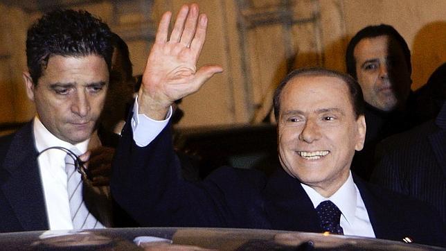 Berlusconi, contra todos