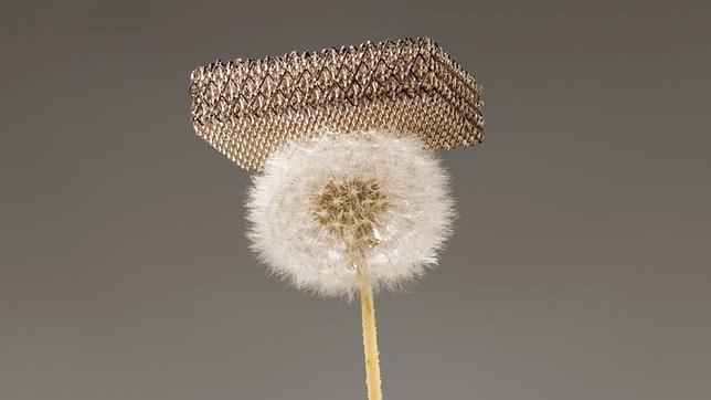 Científicos de EEUU presentan el material metálico más ligero del mundo