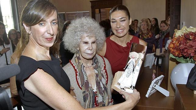 La Duquesa de Alba: «Ya estoy acostumbrada a estar casada»