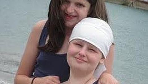 Una joven de 15 años con cáncer terminal pide como último deseo ser trending topic