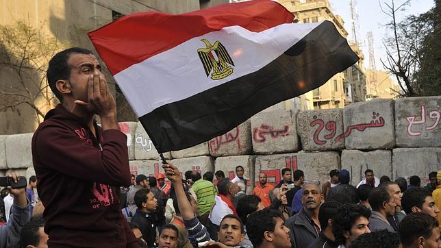 Seis de cada diez egipcios votaron en las primeras elecciones democráticas de su historia