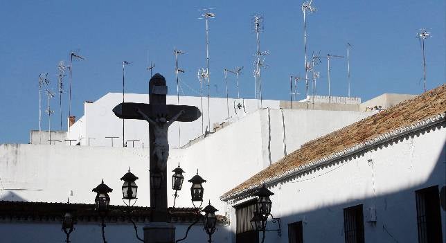 La contaminación visual sigue cercando al casco histórico