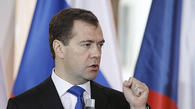 Medvédev promete comprobar las informaciones sobre irregularidades