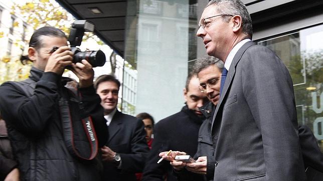 Gallardón cierra sus cuentas de Twitter y Facebook