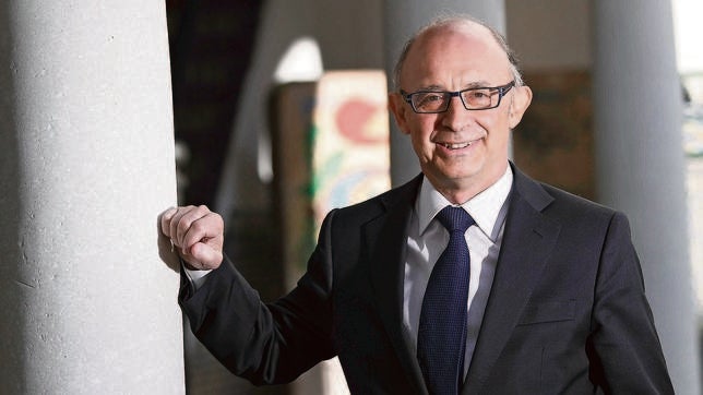 El «Equipo A» de Montoro en misión de combate contra la crisis