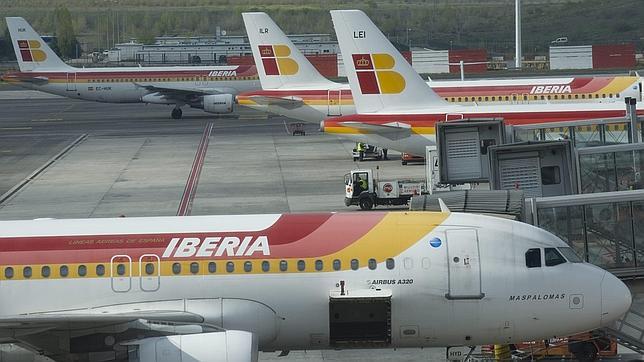 Iberia cancela hoy más de cien vuelos por la huelga de los pilotos