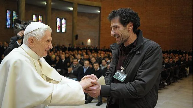 El Papa pide en la cárcel de Roma dignidad para los presos