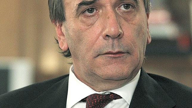 El PSOE pide que Rajoy explique los recortes en el Congreso