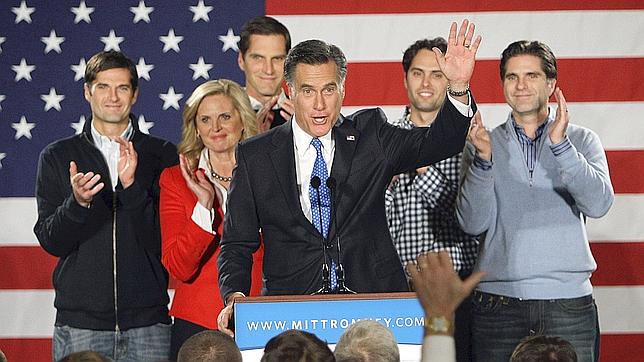 Romney y Santorum se disputan la candidatura republicana