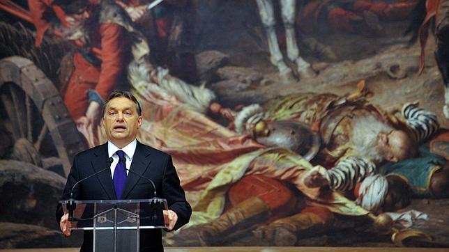 Bruselas duda de la legitimidad de la nueva Constitución húngara