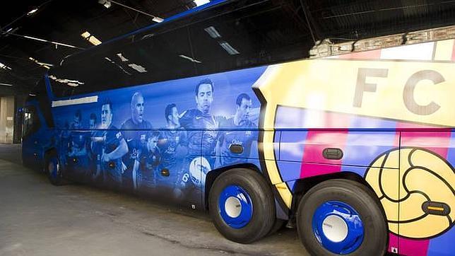 Los jugadores del Barça conocen su nuevo autocar