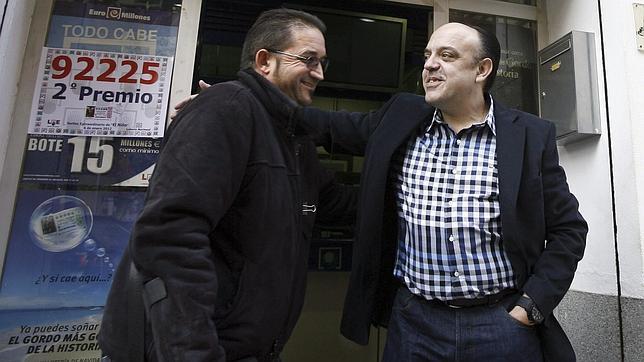 Lorca reparte tres millones de euros del segundo premio