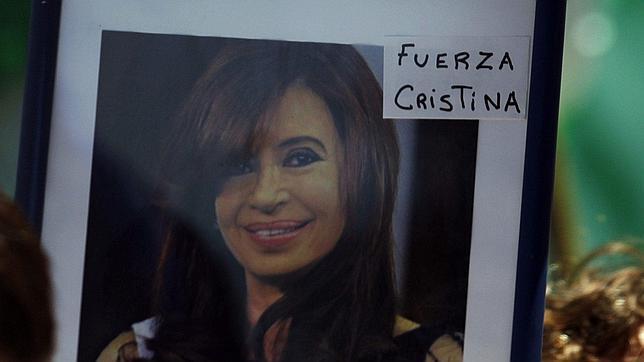 La presidenta Cristina Fernández recibe el alta médica tras descartarse el cáncer de tiroides