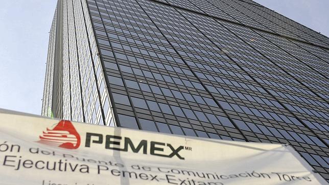 Pemex contempla subir al 12,5% su participación en Repsol