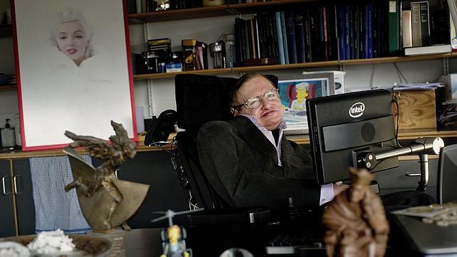 Un problema de salud impide a Stephen Hawking celebrar su cumpleaños