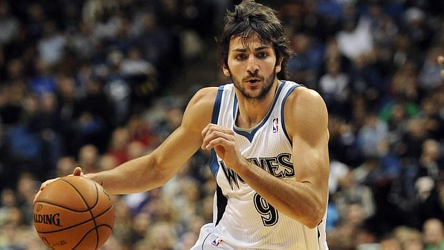 Ricky Rubio maneja a los Wolves