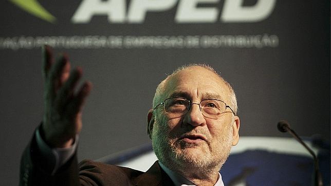 Stiglitz considera que bajar los salarios agrava la crisis económica