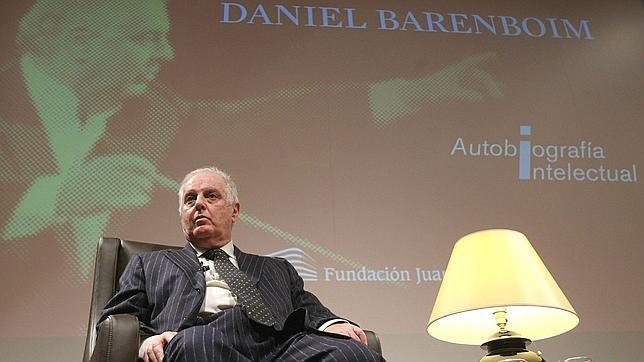 Barenboim: «Recortar la cultura demuestra la falta de honestidad de los políticos»