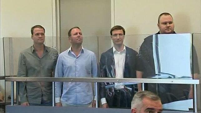 El fundador de MegaUpload seguirá preso en Nueva Zelanda al menos un día más