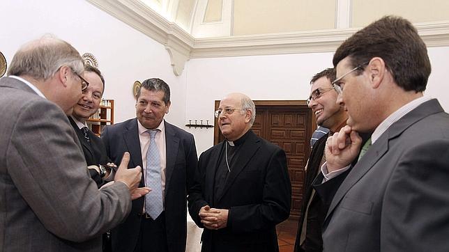 Blázquez afirma que no puso objeción a que Sáenz de Santamaría diera el pregón