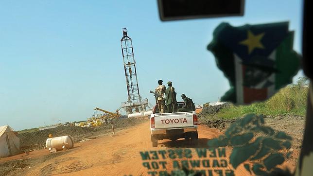 Sudán del Sur suspende la producción de petróleo por los «continuos robos»