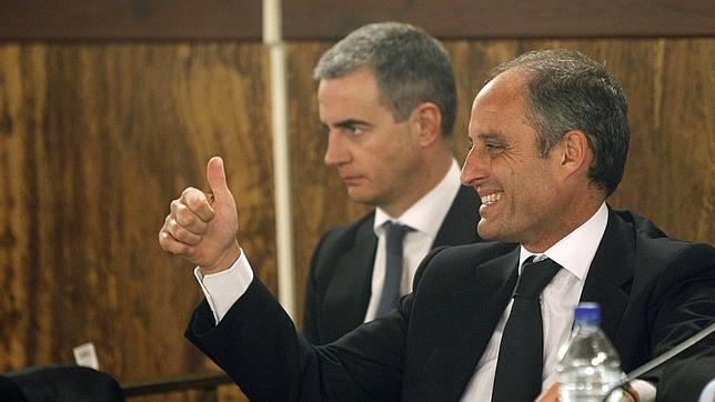 Cospedal se pregunta: «¿Quién repone la honorabilidad» de Camps y de Costa»