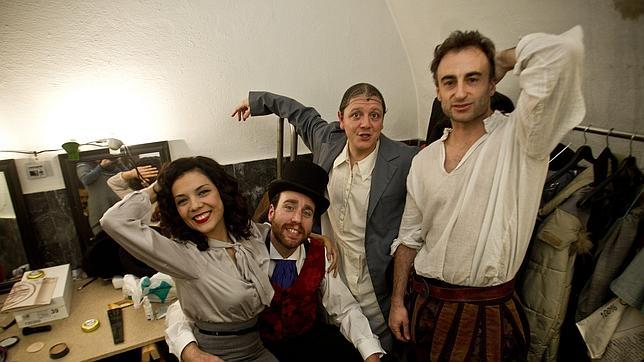 Tarta teatral para el cumpleaños de la BNE