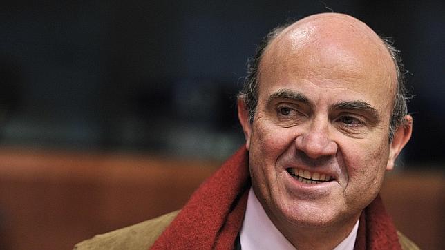 Luis de Guindos reclama un tipo de contrato específico para jóvenes