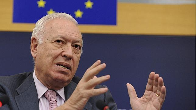 Margallo promete a los empresarios defender «una sola marca España»