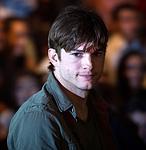 Demi Moore, hundida y Ashton Kutcher de cañas en Brasil