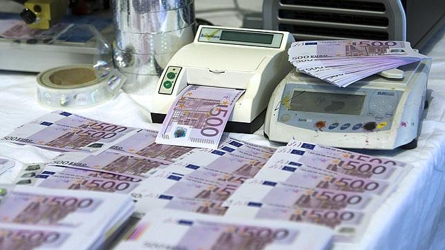 Cada español guarda una media de dos billetes de 500 euros