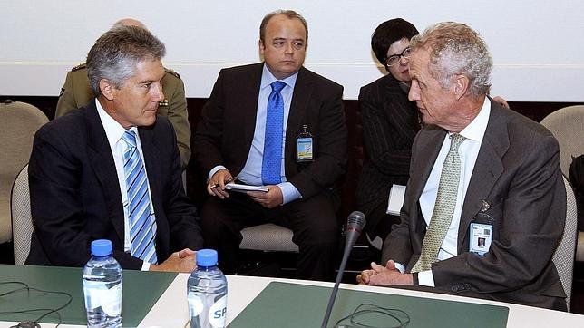 Morenés ratifica el compromiso de España y la OTAN con Afganistán hasta fin de 2014