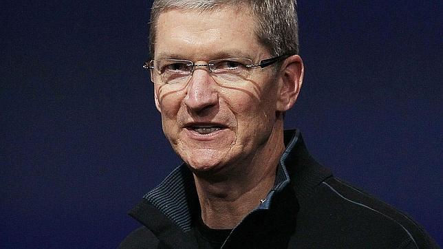 Tim Cook defiende el altruismo de Apple