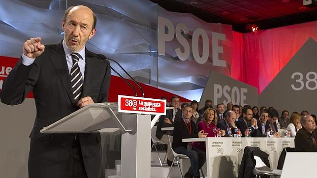 Rubalcaba da por inagurada la era «de la unidad y el cambio»