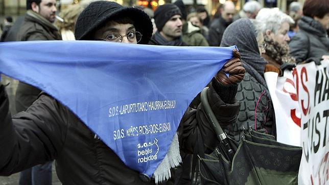 Primer contacto del nuevo Gobierno con las asociaciones de niños robados