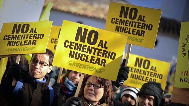 Manifestación en Villar de Cañas contra el almacén temporal de residuos nucleares