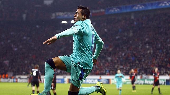 Los goles de Alexis animan al Barcelona