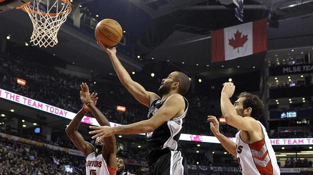 Calderón no logra frenar la marcha triunfal de los Spurs