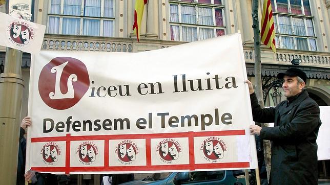 El comité de empresa del Liceo convoca huelga para todas las funciones de «La Boheme»